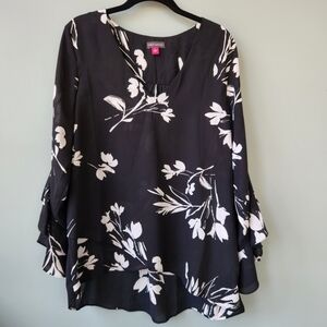 VINCE CAMUTO Blouse Size Medium Black with White floral